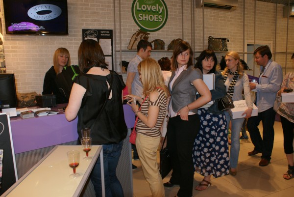 I LOVE KIEV SHOPPING NIGHT в магазине Стив Мэдден