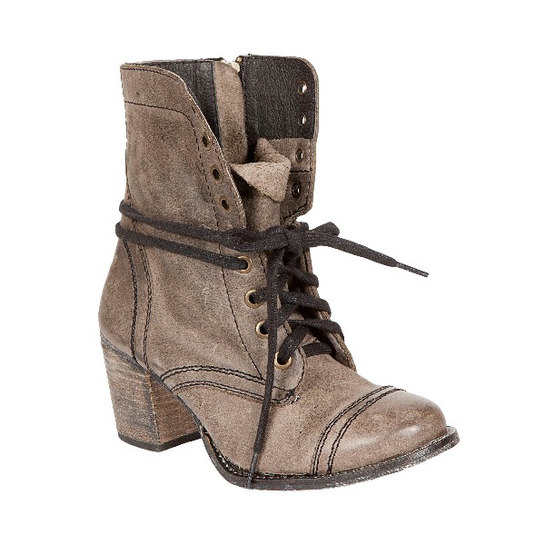 Жіноча колекція взуття Steve Madden сезону осінь зима 2011. Фото