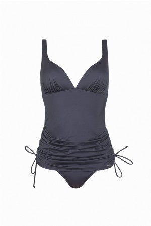 Бренд Triumph представив колекцію купальників Aqua Shape Sensation 2012 width=