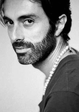 Giambattista Valli (Джамбаттиста Валли) – дизайнер женской одежды из Италии. Где купить, адреса магазинов в Украине